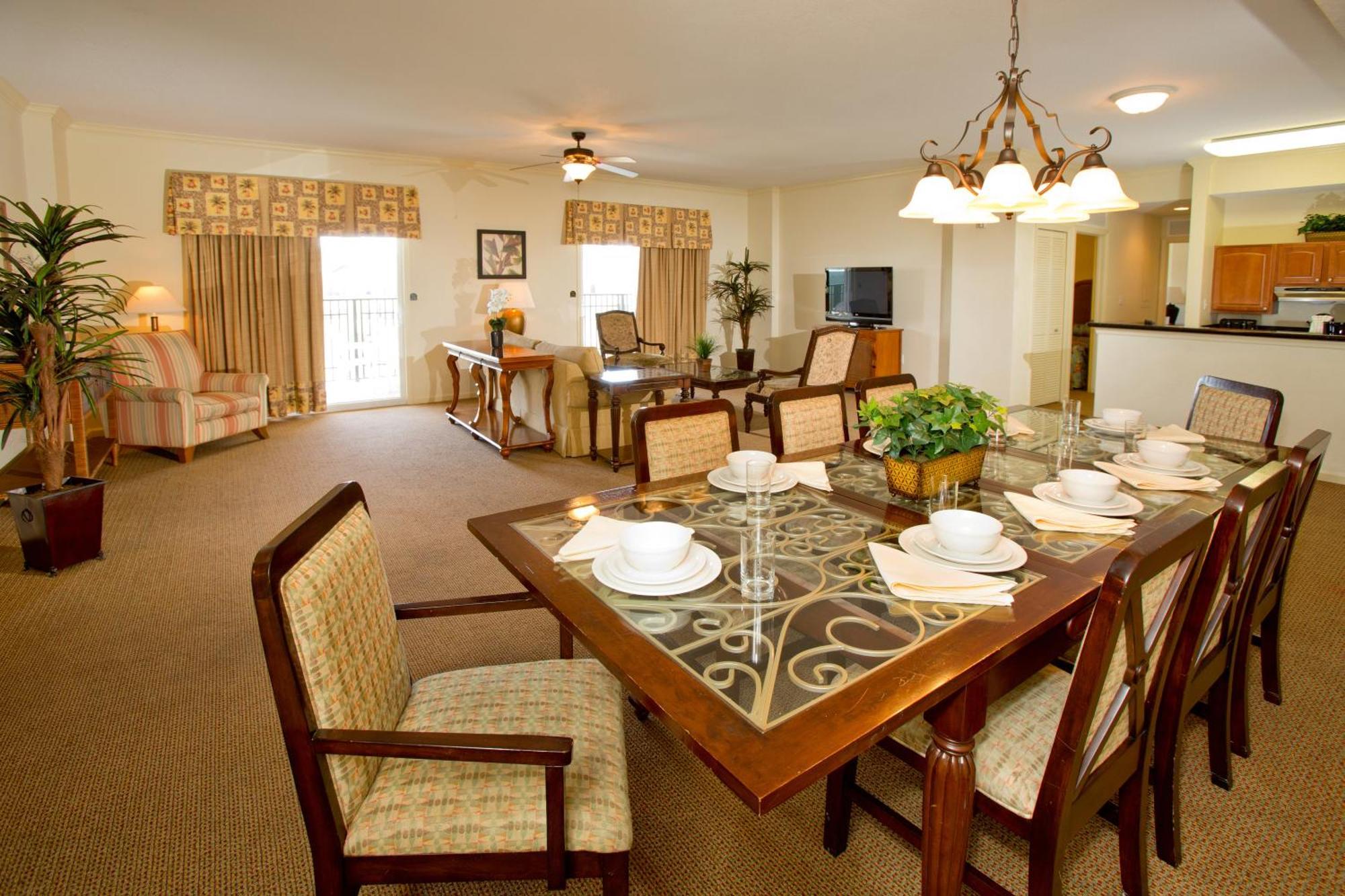 Four-bedroom Four Bath Deluxe Family Suite