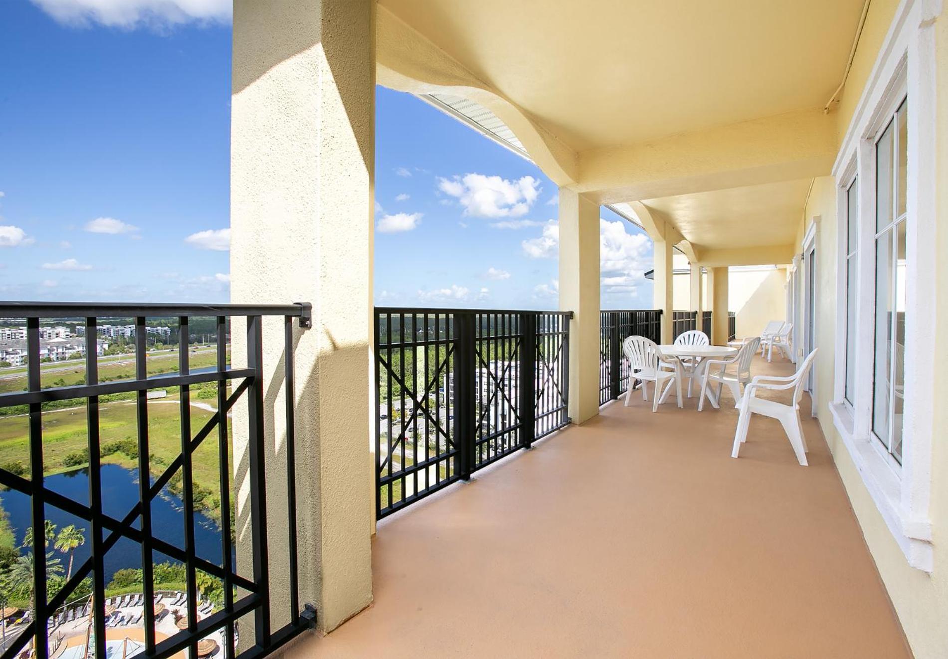 Four-bedroom Four Bath Deluxe Family Suite